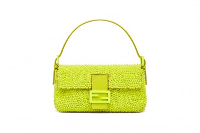 fendi-baguette-a-spalla-giallo-cedro-con-perline-all-over