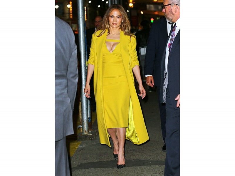 jennifer-lopez-in-giallo-olycom