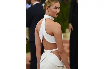 karlie-kloss-capelli-chignon