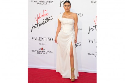 kim-kardashian-valentino-la-traviata-olycom