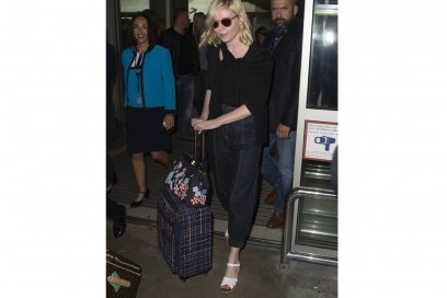 kirsten dunst arrivo look fendi chanel