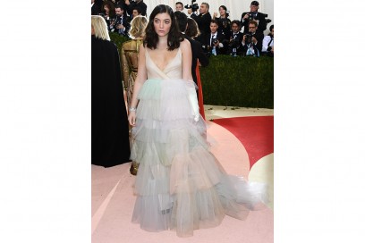 lorde-met-gala-valentino