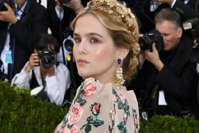 met-gala-2016-beauty-look-zoey-deutch