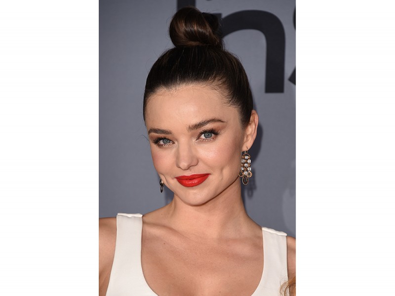 miranda-kerr-capelli-chignon