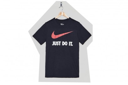 nike-logo-tshirt