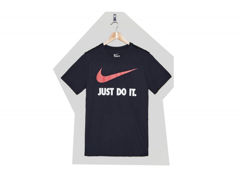 nike-logo-tshirt