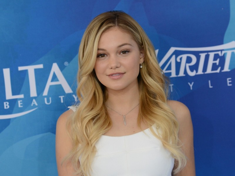 olivia-holt-make-up-04