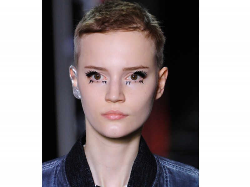 tagli-capelli-corti-estate-2016-Louis-Vuitton_bty_W_S16_PA_004_2241191