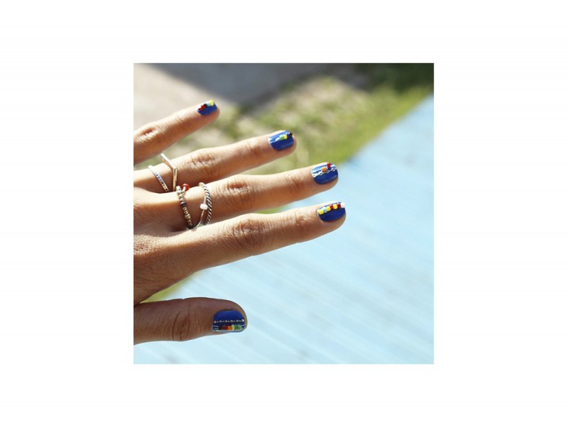 10-nail-art-da-provare-ora-pe2016-Nail_Unistella_Braceletnails