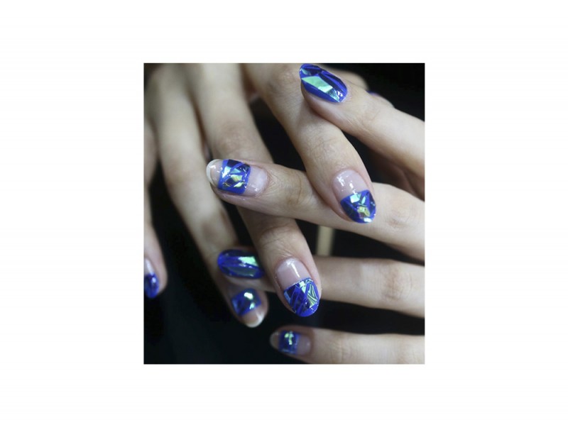 10-nail-art-da-provare-ora-pe2016-Nail_Unistella_Glass