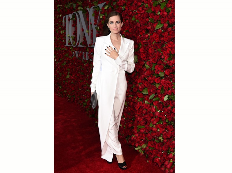 _Allison-Williams-tony-awards-16