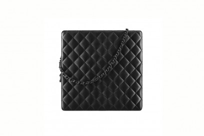 CHANEL-borsa-Black-quilted-leather