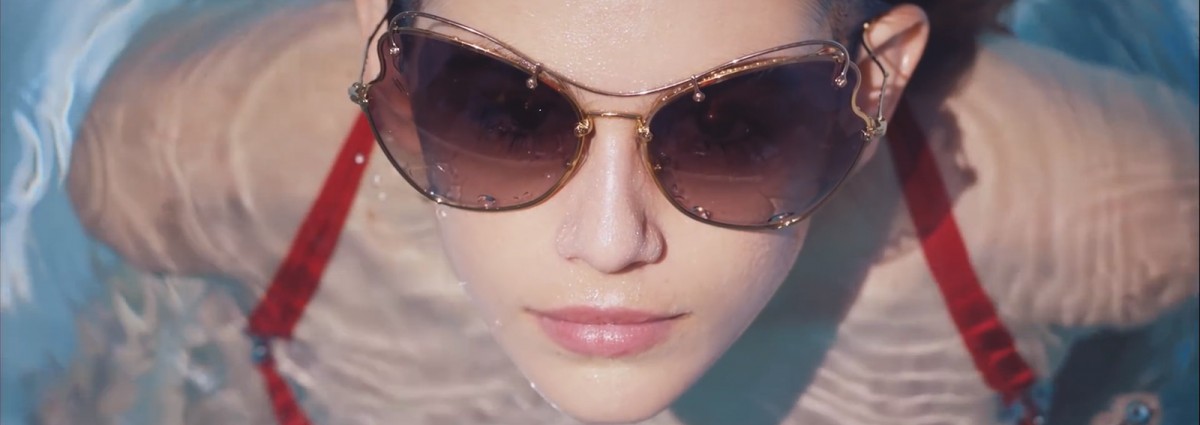 COVER-miu-miu-scenique-kaia-berger-DESKTOP