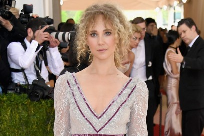 Juno_Temple_Beauty_Look_12