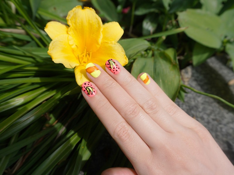 banana-galore-nail-art