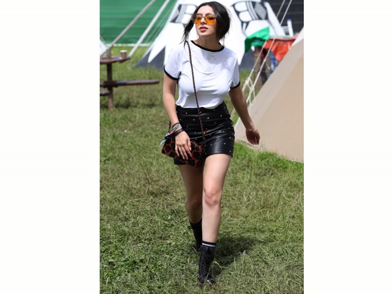 charlie-xcx-glastonbury-getty-2016