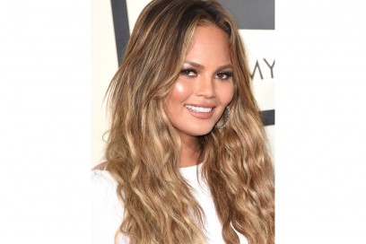 chrissy-teigen-make-up-03