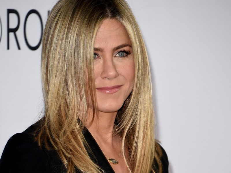 jennifer-aniston-beauty-look-10