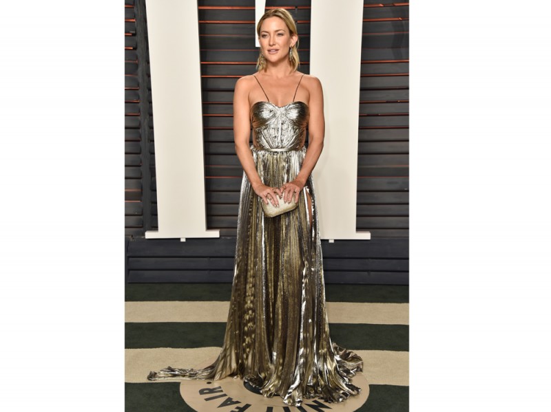 kate-hudson-abito-oro-Maria-Lucia-Hohan