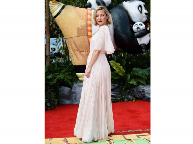 kate-hudson-abito-plisse-j-mendel