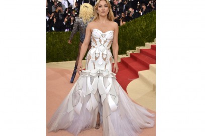 kate-hudson-met-gala-2016-atelier-versace