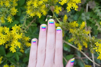 rainbow-clouds-nail-art