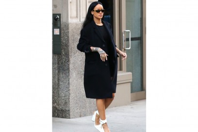 rihanna-scarpe-dior-olycom