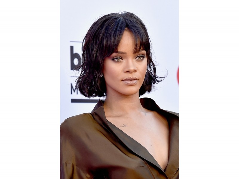 tagli-capelli-mossi-star-rihanna