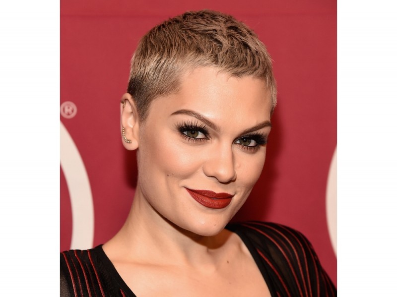 trucco-intenso-rita-ora