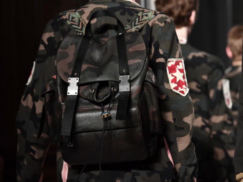 valentino-pe16-uomo-dettagli-4