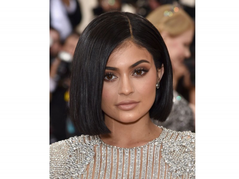 make-up-estate-kylie-jenner-bronze-glam-03