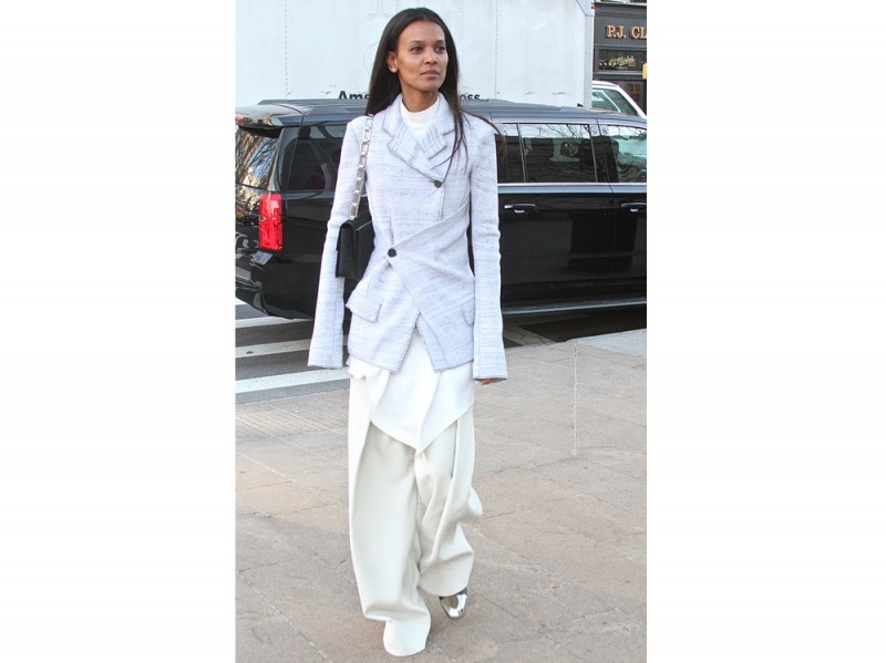 LIYA-KEBEDE-pantaloni-bianchi