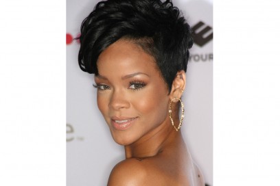 rihanna-capelli-evoluzione-hairstyle-2008