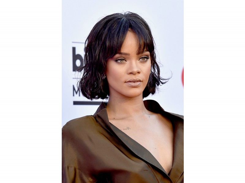 rihanna-capelli-evoluzione-hairstyle-2016