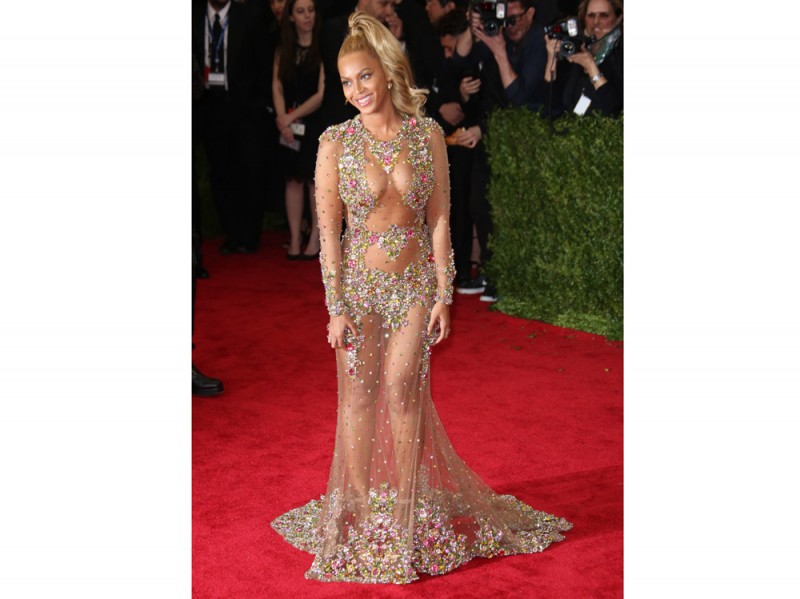 beyonce-abito-tulle-strass