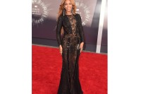 beyonce-longdress-nero-pizzo-strass