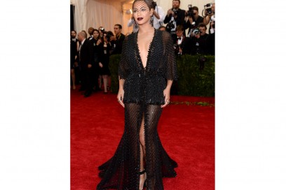 beyonce-longdress-nero-spacco