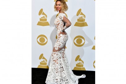 beyonce-longdress-pizzo-bianco