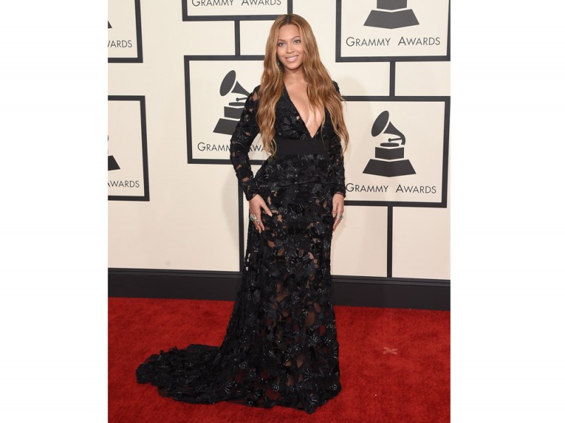 beyonce-longdress-pizzo-nero