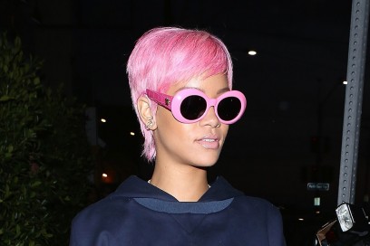 rihanna-capelli-rosa-parrucca