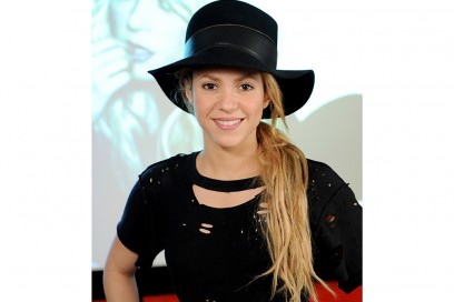 shakira-capelli-coda-laterale-e-cappello