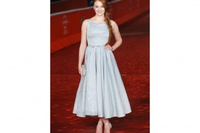 sophie turner azzurro olycom