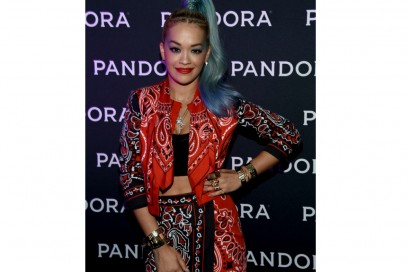 star-capelli-blu-rita-ora