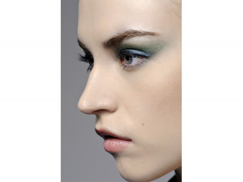 trucco-occhi-verde-sfumato-Jason-Wu-1