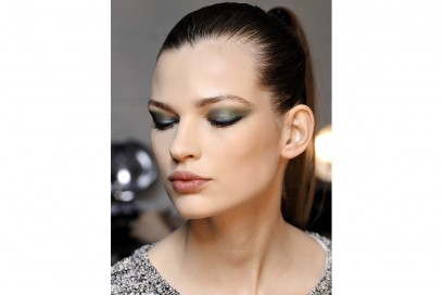 trucco-occhi-verde-sfumato-Jason-Wu