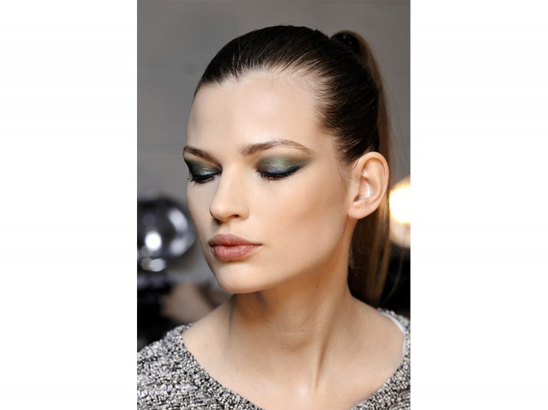 trucco-occhi-verde-sfumato-Jason-Wu