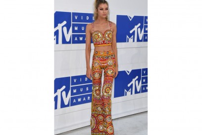 Stella-Maxwell-mtv-vma