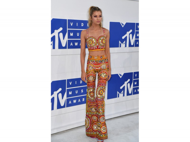 Stella-Maxwell-mtv-vma