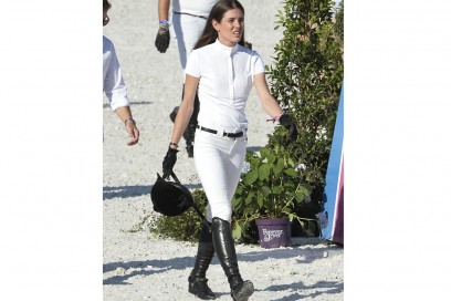 charlotte-casiraghi-bianco-cavallo-olycom