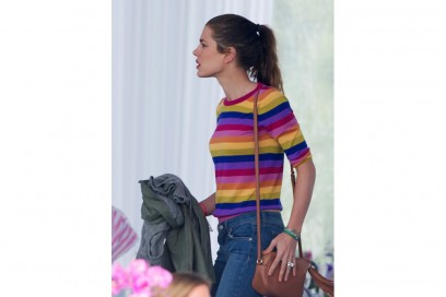 charlotte-casiraghi-rainbow-maglione-olycom